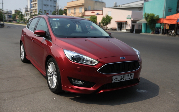 Ford Focus dùng 8 năm, giá hơn 400 triệu tại Việt Nam