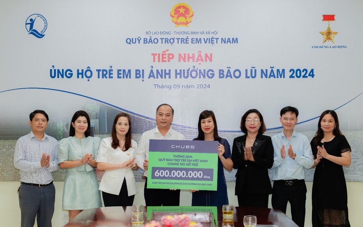 Chubb Life Việt Nam ủng hộ gia đình và trẻ em bị ảnh hưởng lũ lụt