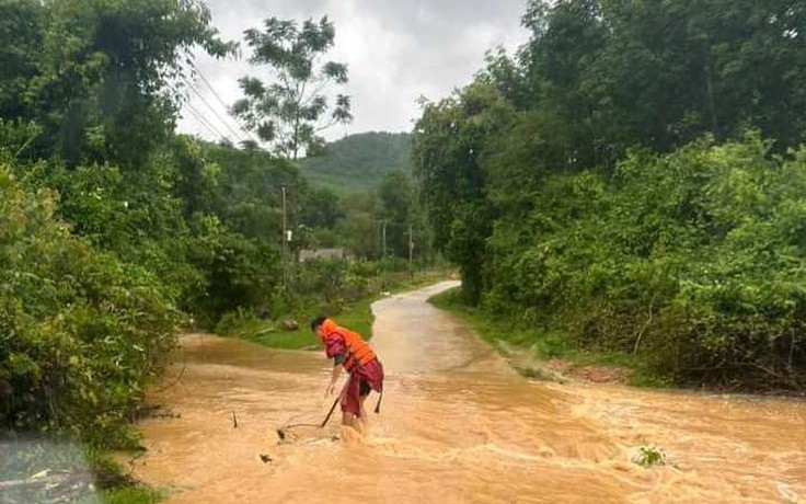 Hơn 10.800 học sinh Hà Tĩnh nghỉ học do mưa lớn