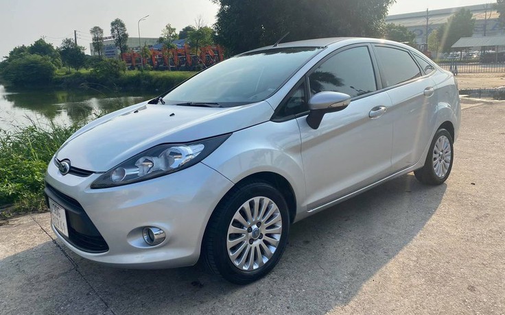 Ford Fiesta đã qua sử dụng giá dưới 200 triệu, phù hợp với người mới