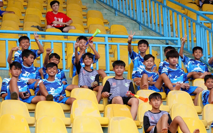 U.13 Cần Thơ học hỏi tinh thần fair play giải bóng đá Thanh Niên sinh viên