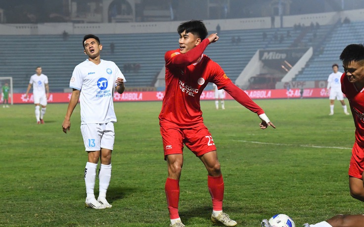 V-League lại xuất hiện ‘vàng ròng’, HLV Kim Sang-sik không thể bỏ phí