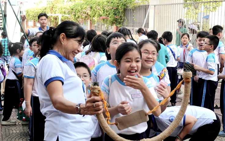 Những 'bài tập tết' lạ lùng