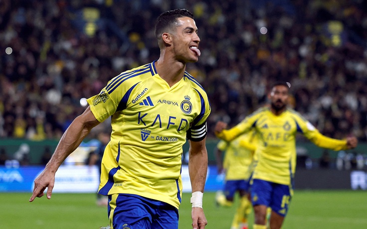 Ronaldo gây sốc muốn Al Nassr chiêu mộ Kaoru Mitoma với giá 'khủng' 85 triệu euro