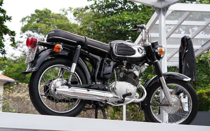 Mê mẩn với 'hắc mã hoàng tử' Honda CD150 Benly 1966