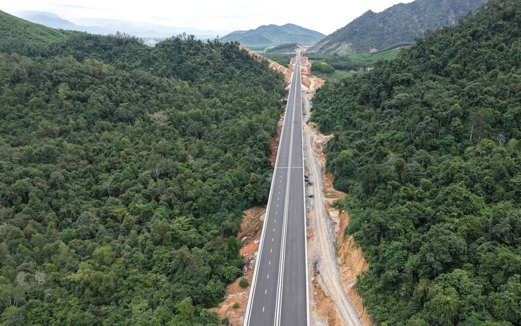 Cận cảnh cao tốc Vân Phong - Nha Trang trước ngày thông tuyến