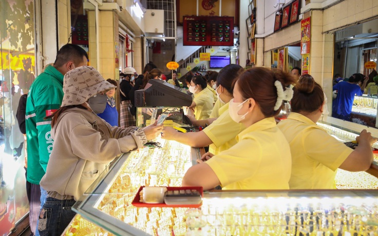 Giá vàng lập kỷ lục trước giờ G