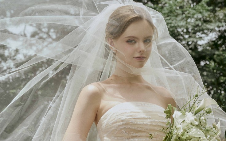 Váy cưới lãng mạn cho quý cô hiện đại mùa thu 2025