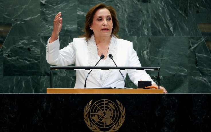 Quốc hội Peru phế truất tổng thống và bầu người mới ngay trong đêm