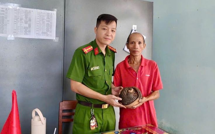 Dọn dẹp sân, giật mình thấy động vật quý hiếm