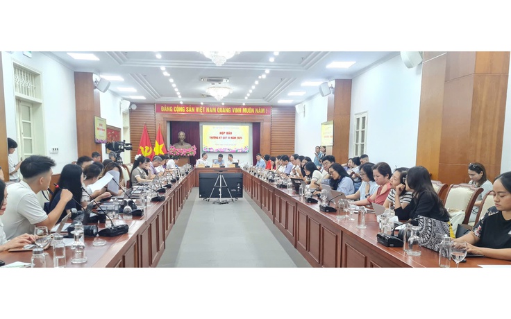 Phim có tổng tài, đường lưỡi bò gây 'nóng' tại họp báo Bộ VH-TT-DL