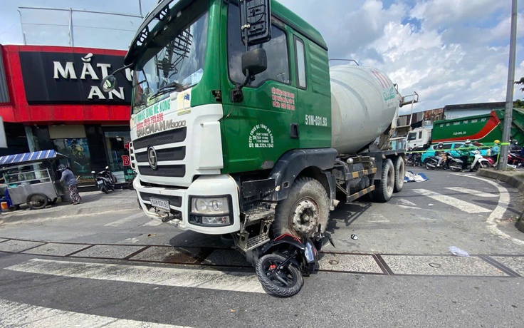 Tai nạn do phụ nữ lái xe đi vào điểm mù ô tô: CSGT cảnh báo khẩn