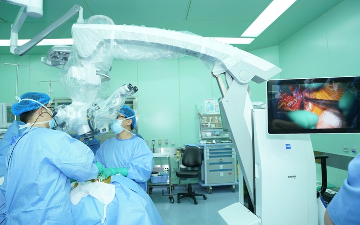 Phẫu thuật cấy thiết bị kích thích dây thần kinh phế vị đầu tiên tại Việt Nam