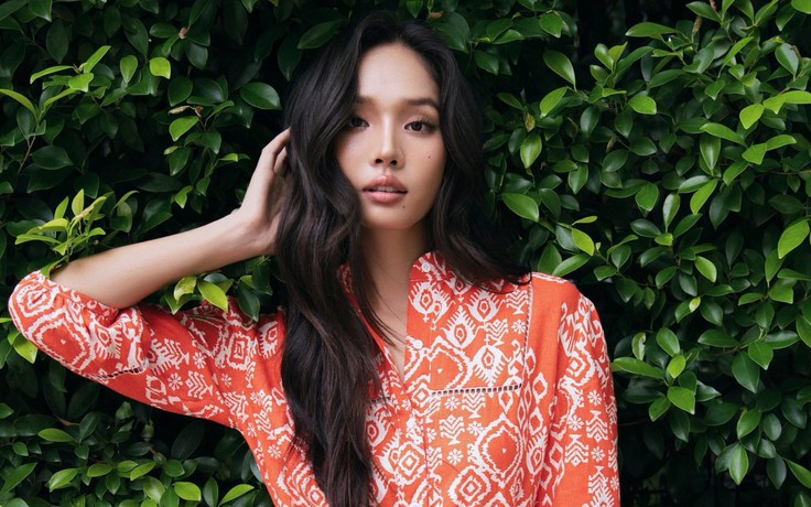 Váy hoa nhí, đầm họa tiết nổi bật mùa thu