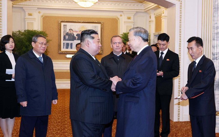 Tổng Bí thư Tô Lâm dự lễ duyệt binh kỷ niệm 80 năm thành lập Đảng Lao động Triều Tiên