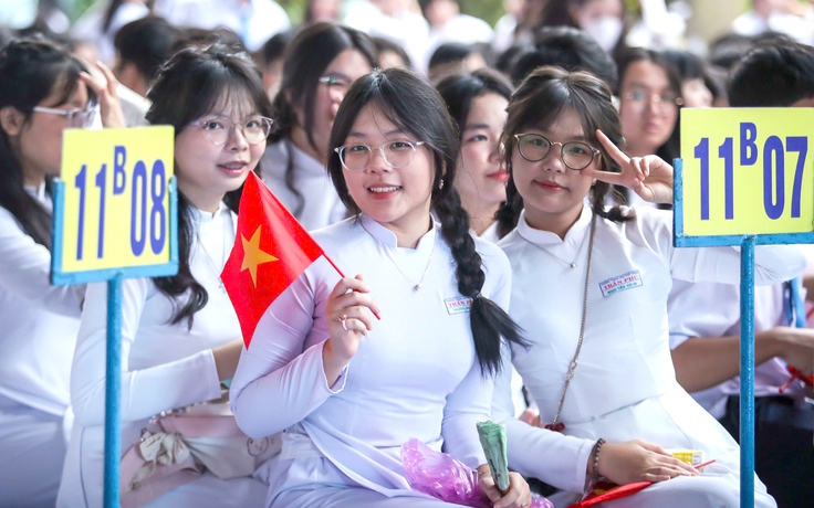 'Chia phe' tranh luận về việc giữ hay bỏ xét tuyển bằng học bạ