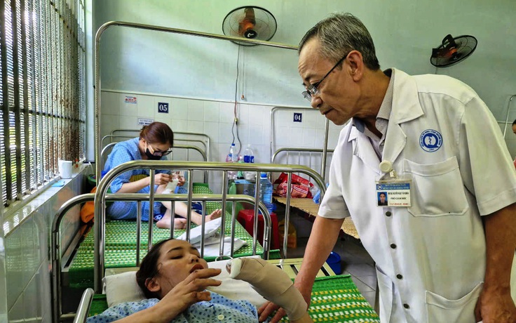 Hai gia đình gặp nạn khi đi khám bệnh: 'Mở mắt ra còn lại đống hoang tàn'