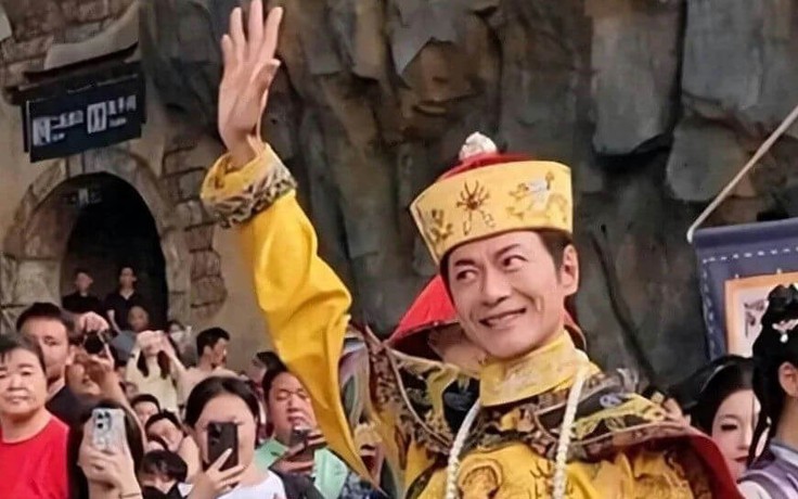 'Đường Tăng' Giang Hoa chật vật xuống phố mưu sinh