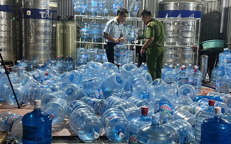 Dùng nước máy để làm giả nước Lavie đóng bình bán khắp Hà Nội