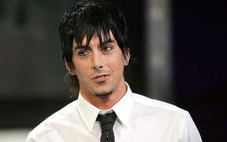 Hai tù nhân ra tòa vì đâm chết ca sĩ Ian Watkins trong trại giam