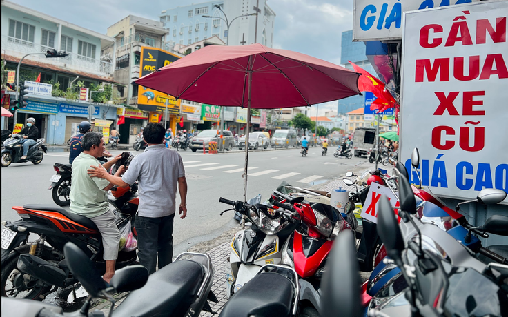 CSGT TP.HCM tổng rà soát giấy tờ xe: Hướng dẫn cho xe không chính chủ