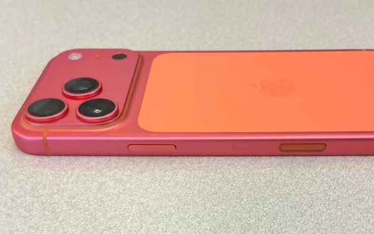 iPhone 17 Pro Max màu cam bất ngờ biến thành màu vàng hồng