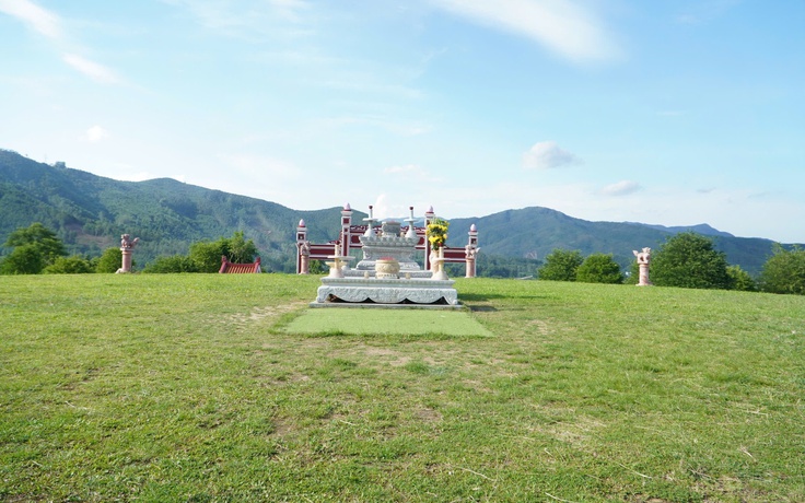 Thăm đàn tế trời đất - nơi trời trao 'xã tắc' cho nhà Tây Sơn