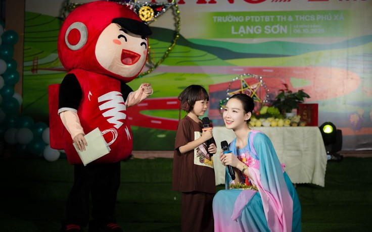 Đêm Trung thu đặc biệt nơi vùng lũ Lạng Sơn: Khi yêu thương xua tan u ám