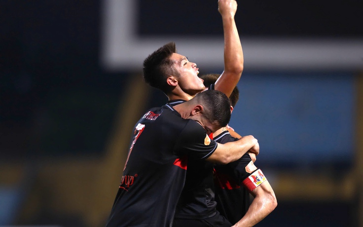 Sao U.23 Việt Nam Nguyễn Quốc Việt ghi 2 bàn trong 5 ngày, HLV Kim cười tươi như hoa