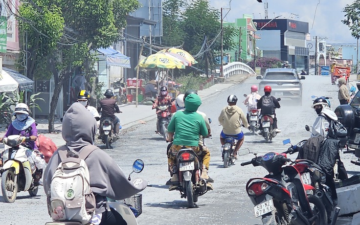 Khổ vì đường trăm tỉ thi công chậm ở Vĩnh Long