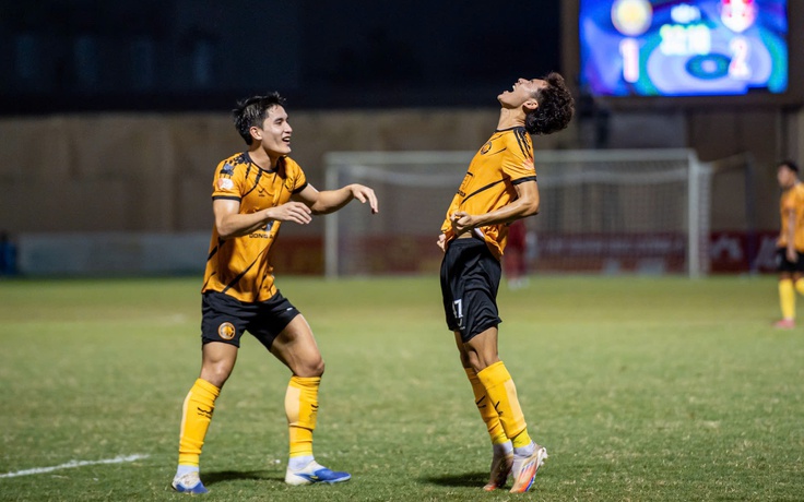 Becamex TP.HCM thay tướng chưa đổi vận, CLB Thanh Hóa vẫn không biết thắng: Hòa kịch tính!