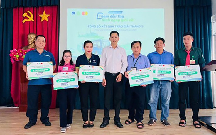 Chương trình ‘Chạm đều tay - Rinh ngay giải về’: Bước tiến mới cho xe buýt TP.HCM