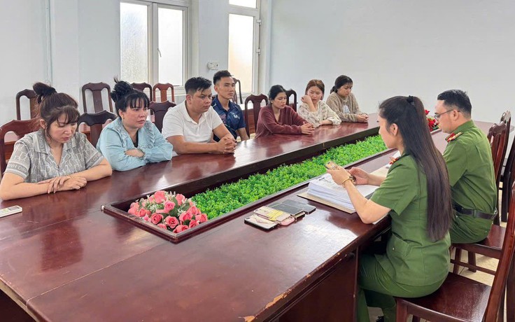 Bắt tạm giam 8 bị can mua bán người