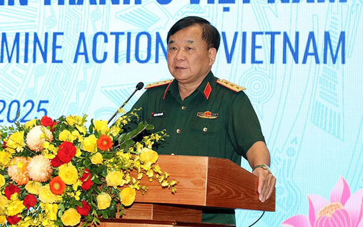 Thượng tướng Hoàng Xuân Chiến yêu cầu đẩy nhanh tốc độ khắc phục hậu quả bom mìn