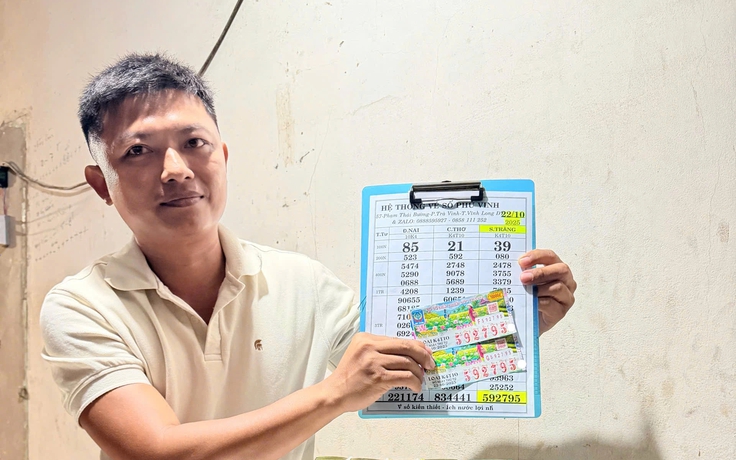 Thợ sửa xe trúng độc đắc 4 tỉ xổ số miền Nam, nhận hết tiền mặt