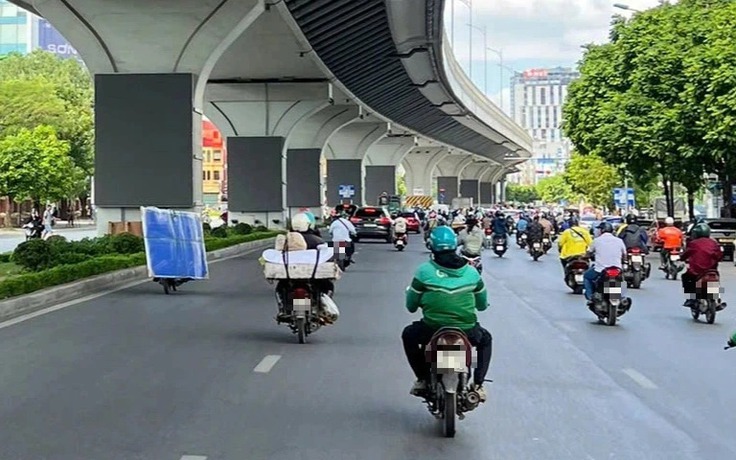 Cân nhắc việc lắp màn hình LED ở gầm cầu cạn