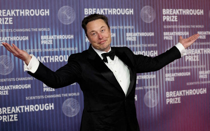 Tỉ phú Elon Musk khẩu chiến với Bộ trưởng Mỹ