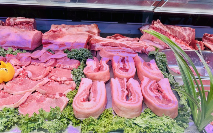 Giá heo hơi hôm nay 25.10.2025: Cao hơn thị trường Trung Quốc trên 10.000 đồng