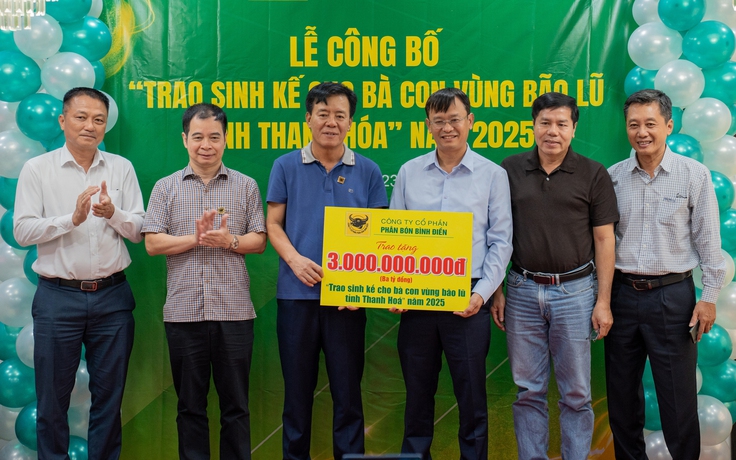 Trao 1.500 'gói sinh kế' cho người dân bị ảnh hưởng bão lũ Thanh Hóa