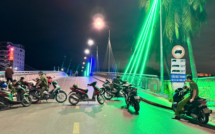 Án mạng giữa cầu Dục Thanh: Em trai tử vong, anh trai nguy kịch