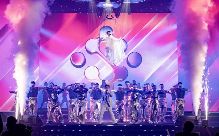 Chủ tịch KienlongBank kể thương hiệu qua màn diễn ‘hot’ như anh trai vượt ngàn chông gai