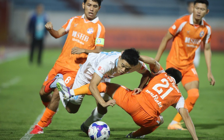 Tuyển thủ U.23 Việt Nam ghi bàn, Đà Nẵng hòa tiếc nuối ĐKVĐ Nam Định: Tân HLV ‘suýt khóc’