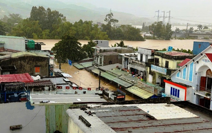 Đà Nẵng: Hàng nghìn hộ dân rốn lũ Thượng Đức đang bị cô lập