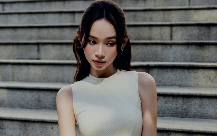 Váy tiệc tối giản nhưng sang trọng, hợp với mọi bữa tiệc cuối năm