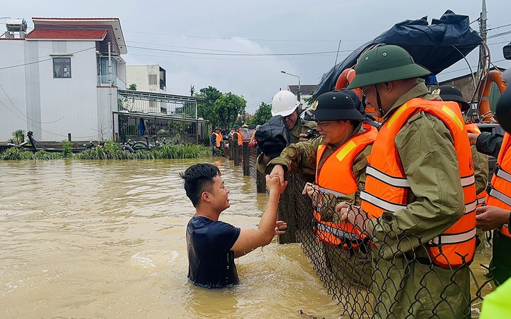 Đà Nẵng thiệt hại nặng nề, vượt đỉnh lũ năm 1964