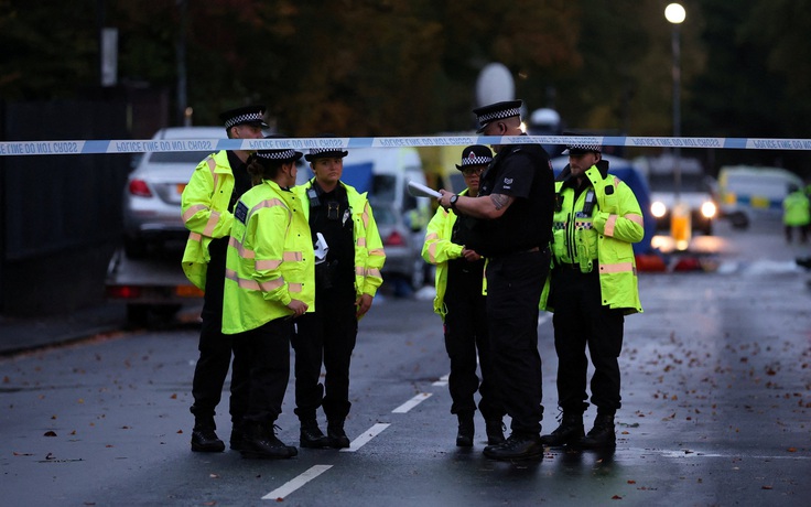 Cảnh sát Anh bắn nhầm nạn nhân khi ngăn vụ tấn công khủng bố
