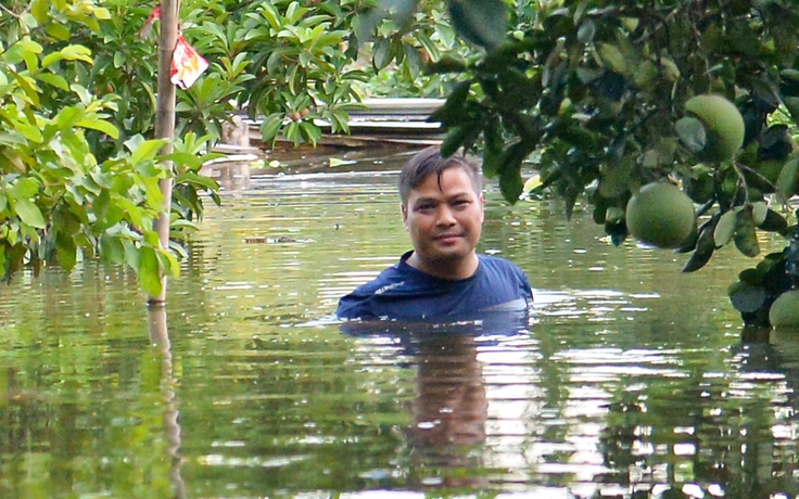 Hình ảnh xóm nhỏ Hà Nội nước vẫn ngập tới cổ sau 4 ngày