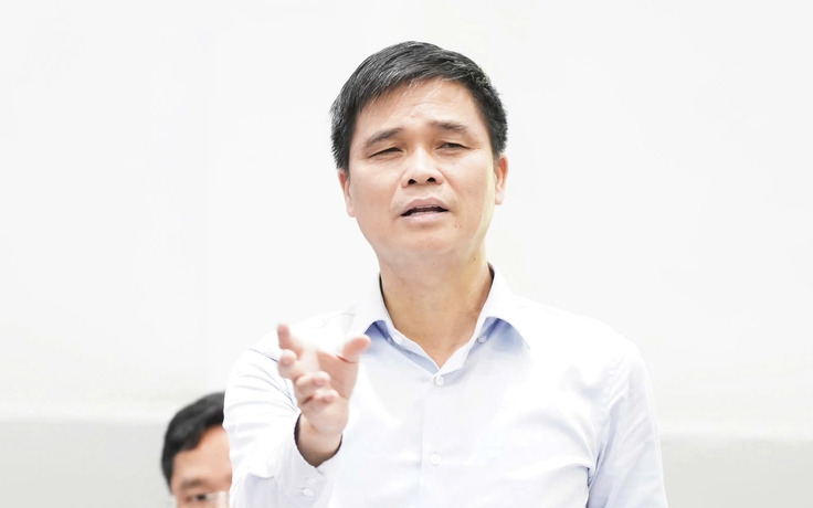 'Giám sát xong rồi cất rất cẩn thận trong tủ thì xong xuôi tất cả lại về'