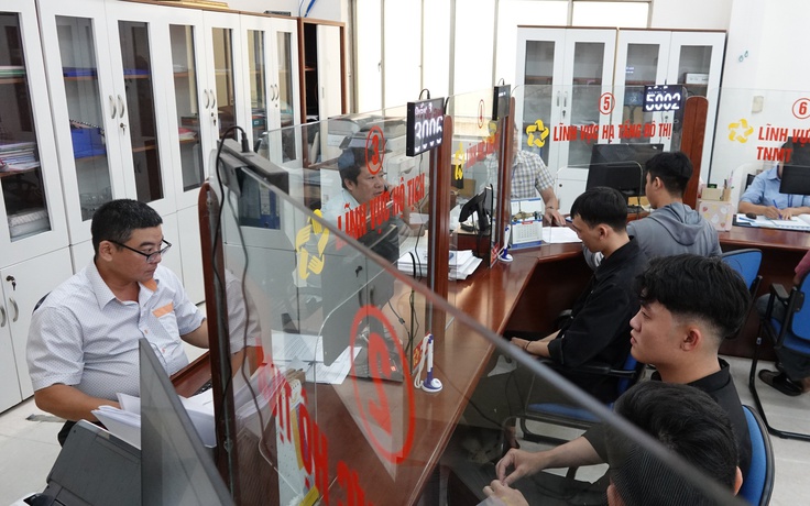 Hơn 6.300 cán bộ, công chức TP.HCM rời khu vực công