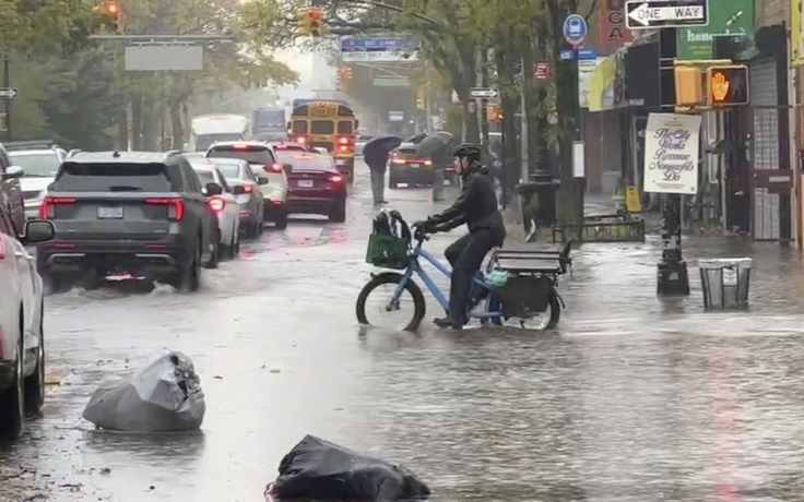 New York ngập nặng vì mưa lớn kỷ lục, đã có người chết